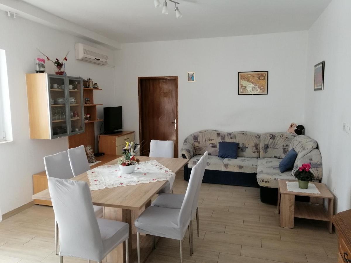 Apartments Marina โตรกีร์ ภายนอก รูปภาพ